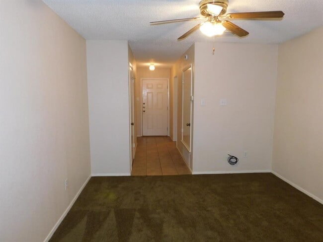Photo - 806 Country Aire Dr