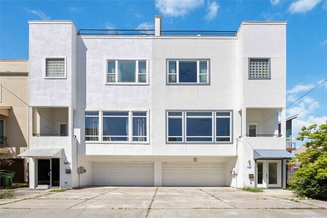Building Photo - 2211 Detering St Unit B Rental