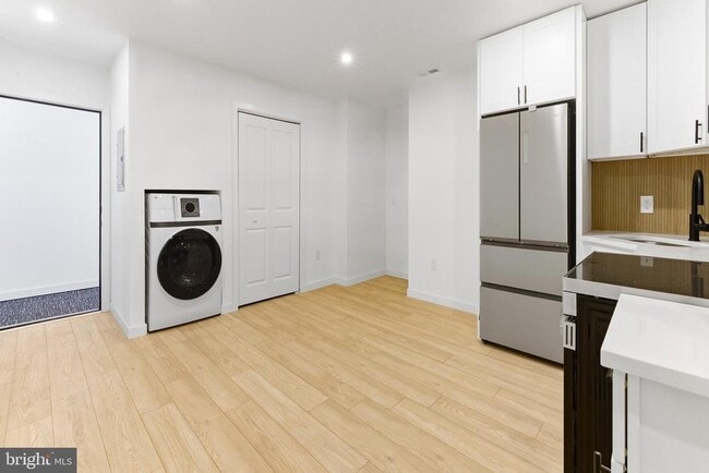 Photo - 201 Broadway