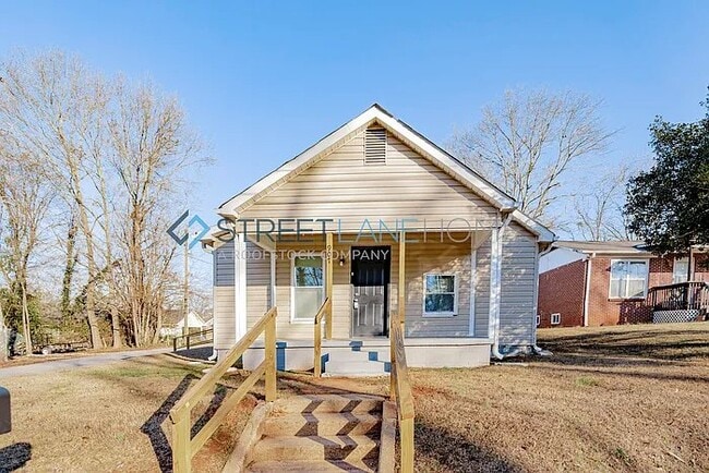 Building Photo - 901 E South 2nd St