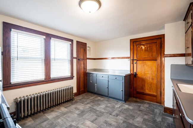 Photo - 2213 S 72nd St