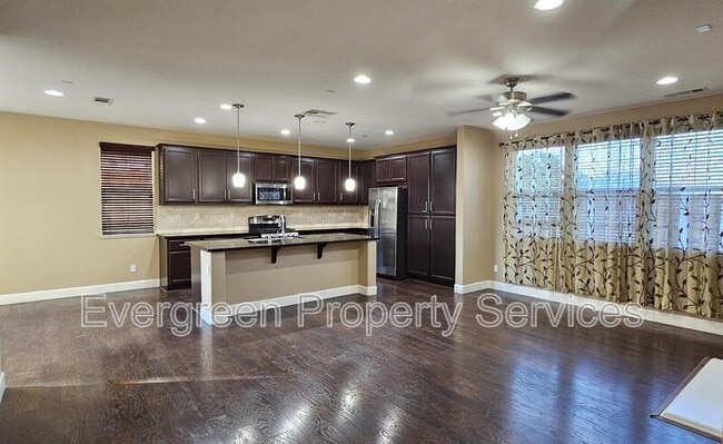 Photo - 894 Willow Bridge Dr