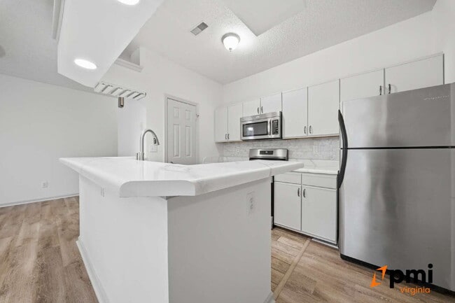 Photo - Immaculate 2 Bedroom 2 Bath Condo- Shore Drive Unit #104