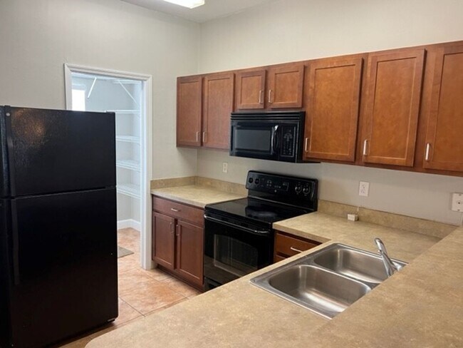 Photo - Live Where Life Happens at Woods Edge South Unidad 133