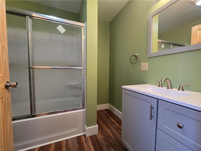 Photo - 27 E Main St