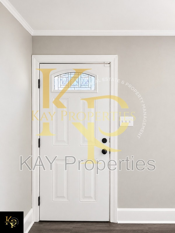 Photo - 1200 E Holly St