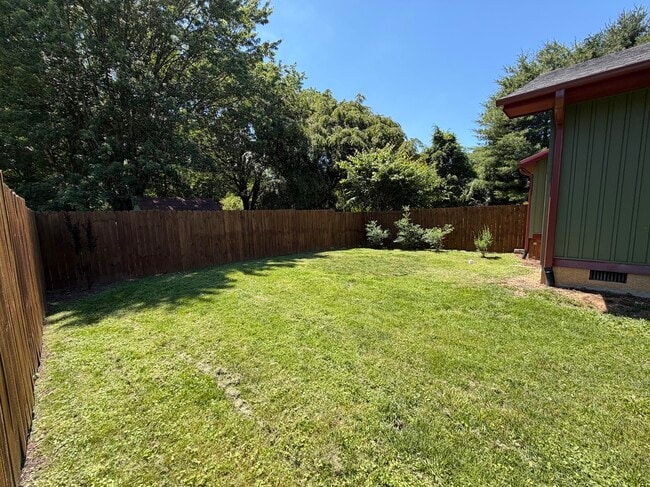 Photo - 102 Fortson St
