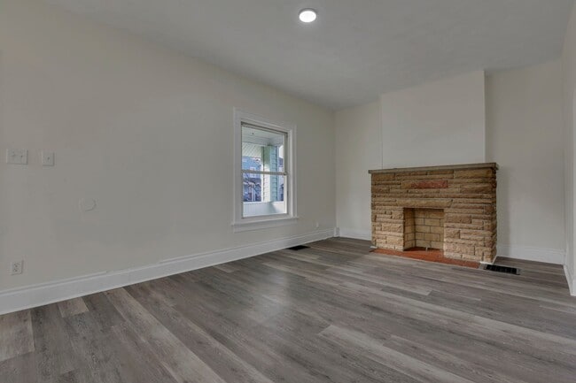 Photo - 1430 Kenmore Rd