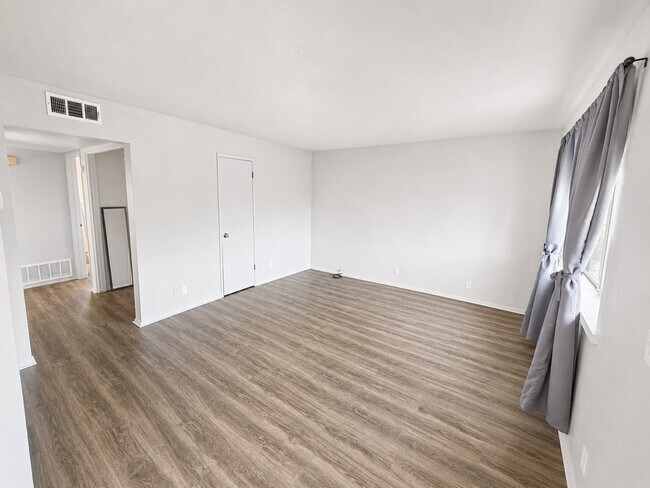 Photo - 1111 E Cochise St Unit 8