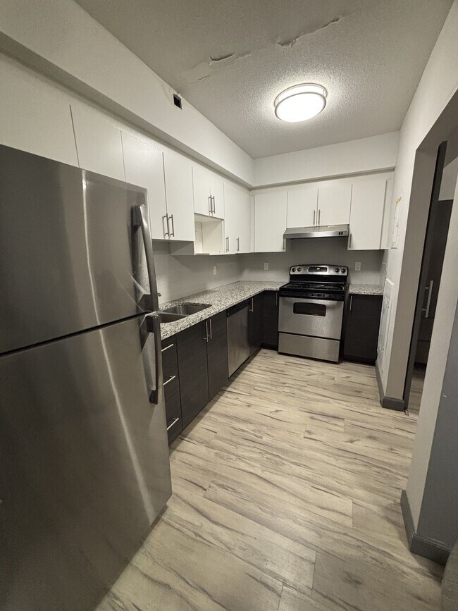 Building Photo - 258B-258B Sunview St