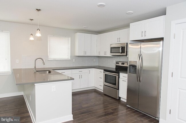 Photo - 1228-32 W College Ave