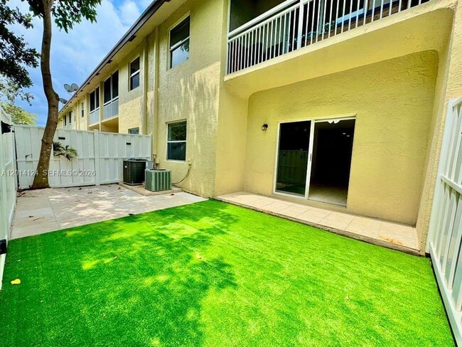 Building Photo - 3670 NW 91st Ln Unit 3670