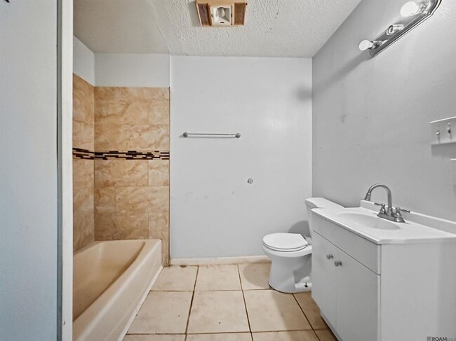 Photo - 5156 Linden St