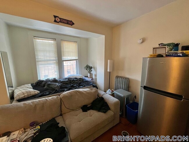 Building Photo - 70 Strathmore Rd