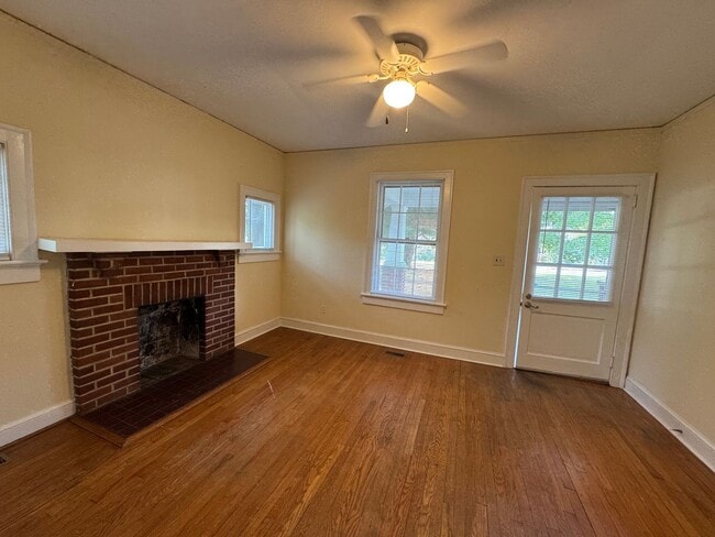 Photo - Cute Cape Cod