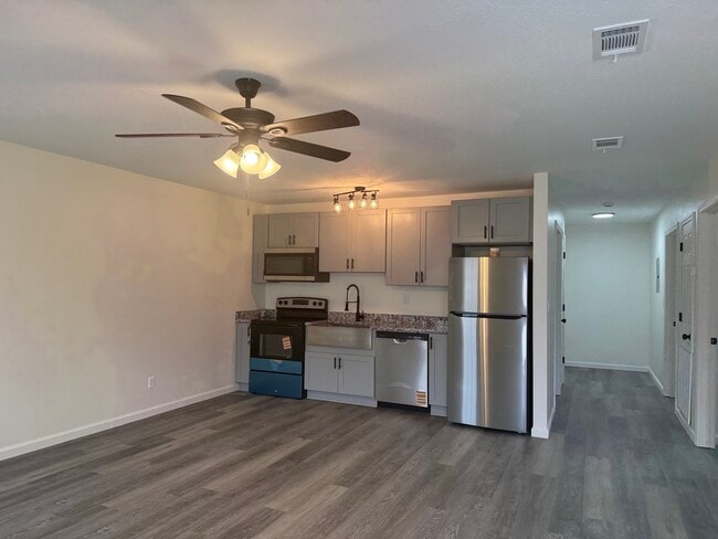 Photo - 239 Hartfield Rd