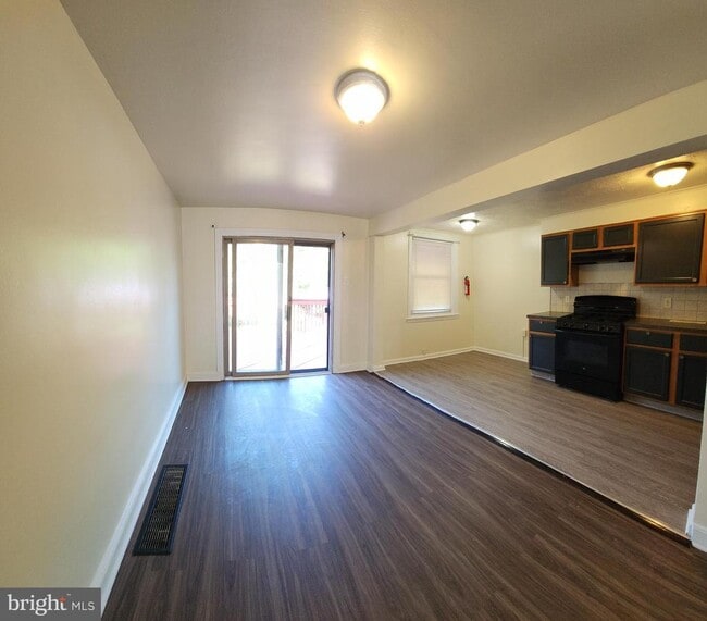 Photo - 408 W 21st St