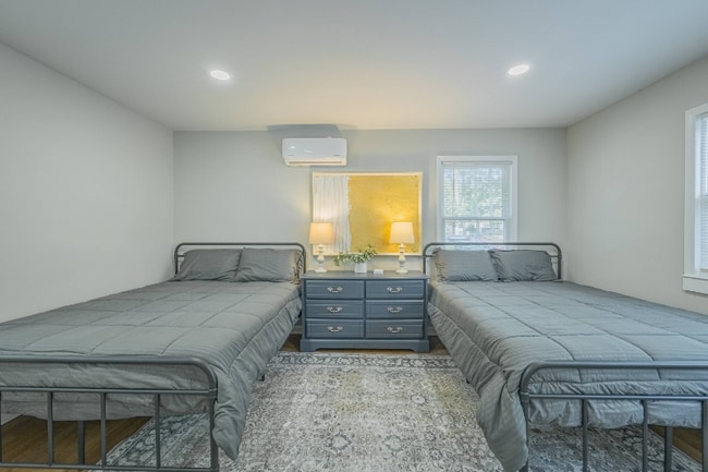 Photo - 230 Habersham Dr