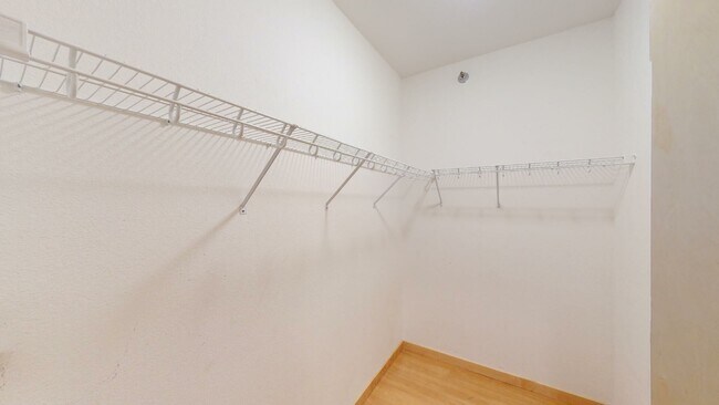 Photo - Metro Crossing