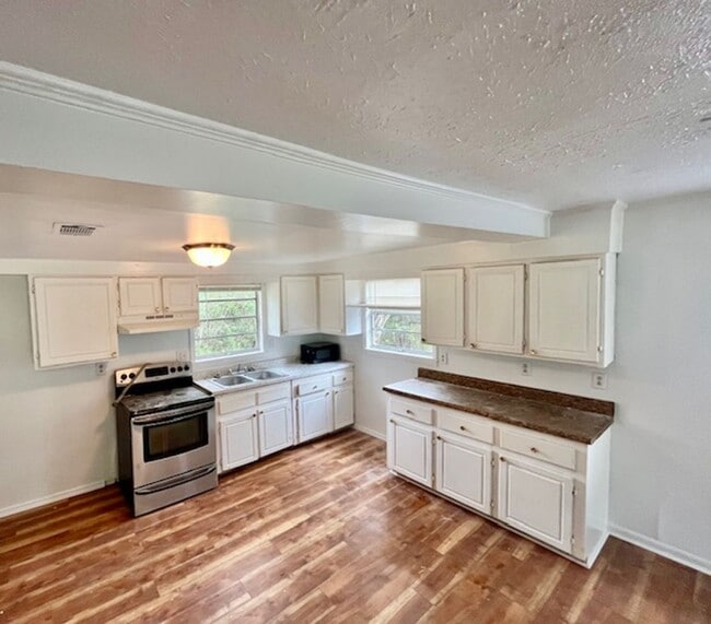 Photo - Moss Point 3 Bedroom