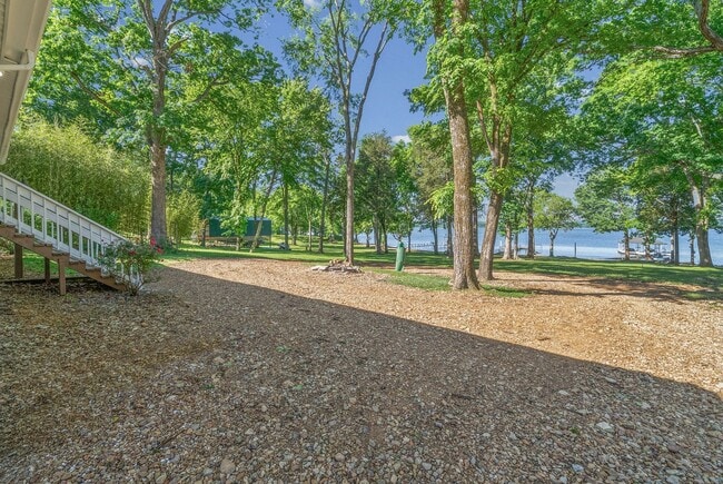 315 Riverview Dr