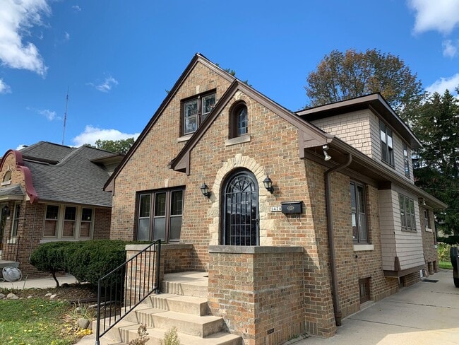 Photo - 4 Bedroom Single-Family House in Shorewood