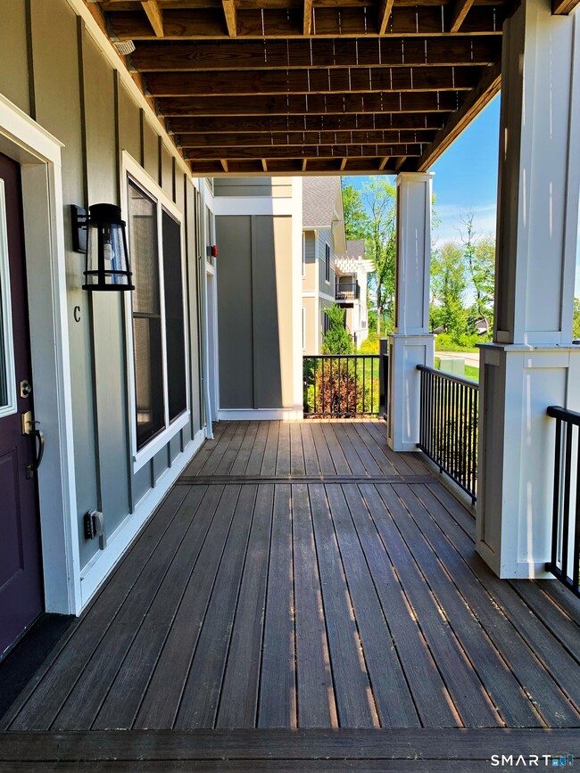 Photo - 502 Edgewater Cir