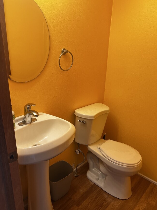 Photo - 146 Hawthorn Ln