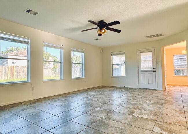 Photo - 5906 Llano Creek Dr