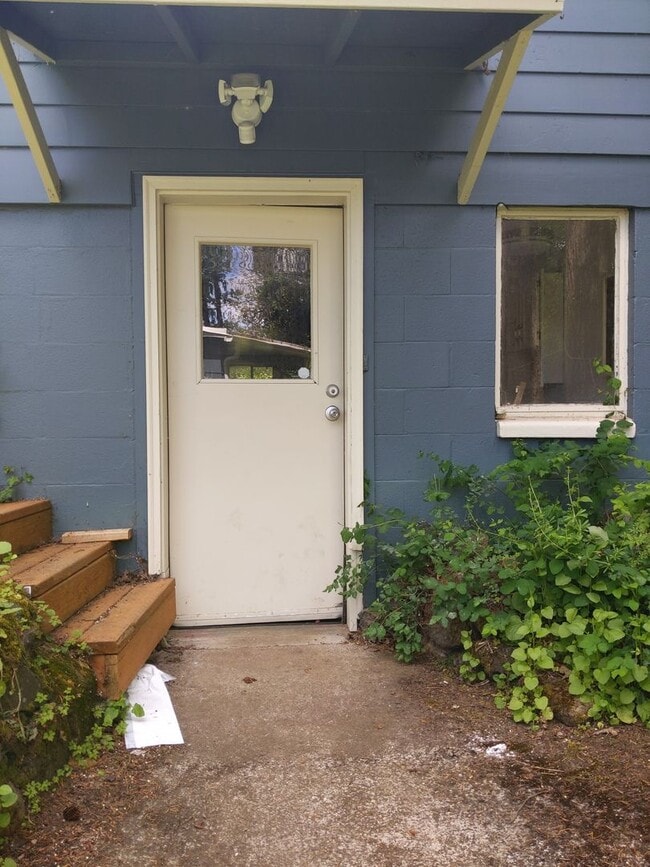 1698 Riverview St Unit B