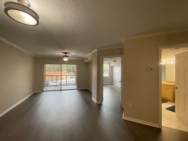 Building Photo - ANNUAL RENTAL - 1 BED / 1 BATH THE SANCTUA...