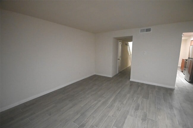 Building Photo - 9419 Fondren Rd Rental