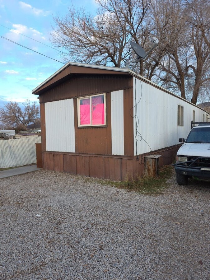 SALINA RENTASL - TRLR #6 - SALINA RENTASL - TRLR #6