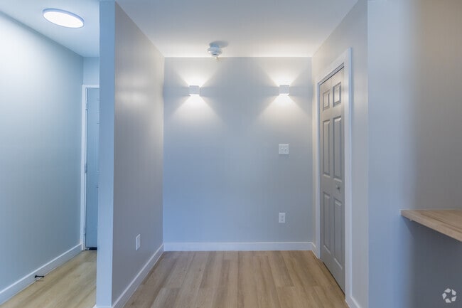 0 BR, 1 BA - 430SF