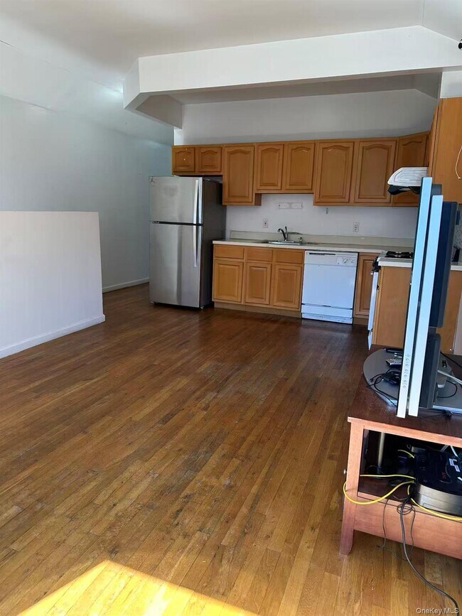 Photo - 20-18 121st St Unit 2nd Floor