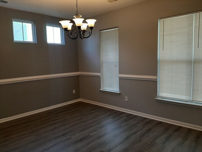 Photo - Beautiful 3 Bedroom Home in Weatherstone