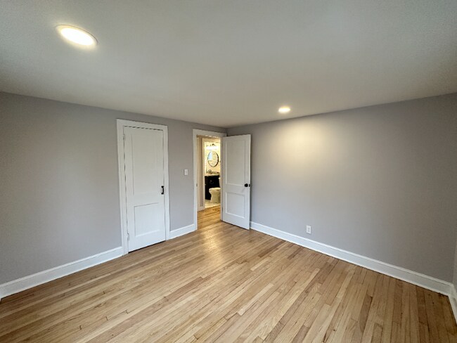 Photo - 355 Oakland St