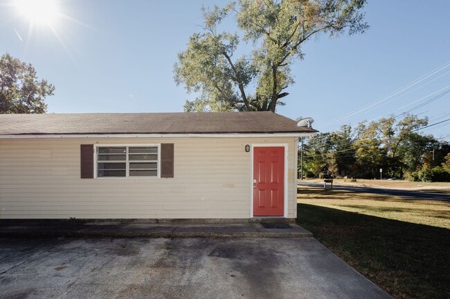 Building Photo - 732-732 Randall St Unit 32