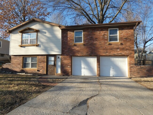 Photo - 5220 NE 57th St House