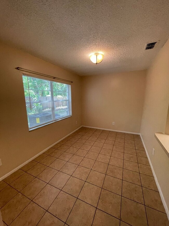 Photo - 2bed 2bath Ground Floor Condo for rent for... Unit D