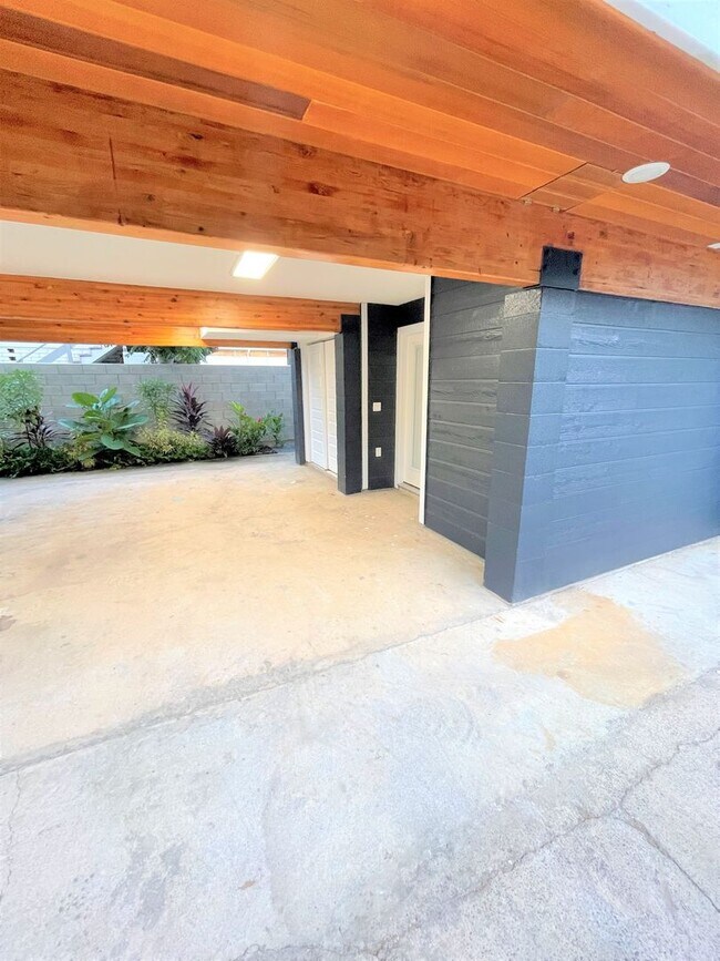 Photo - 3036 Monsarrat Ave Unit 2 Bed