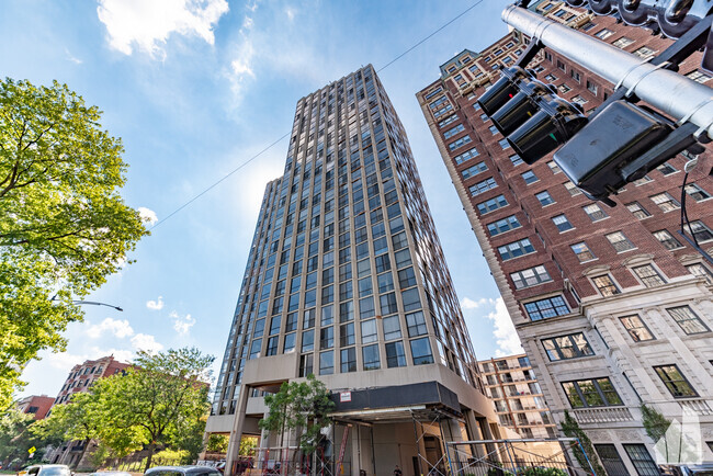 Building Photo - 345 W Fullerton Pky Unit 2908 Rental