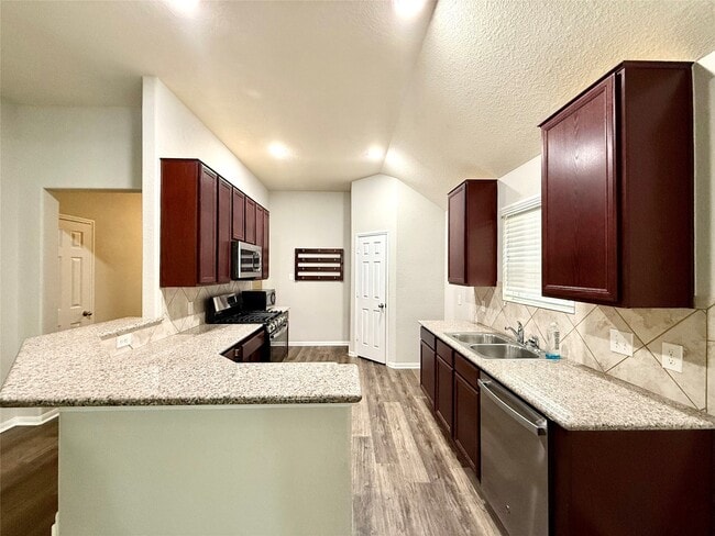 Photo - 10646 Chestnut Path Way