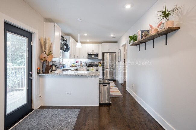 Photo - 1016 Coleman St SW