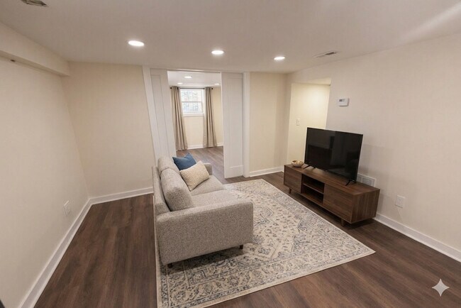 Photo - 2144 W Montrose Ave Unit CHG