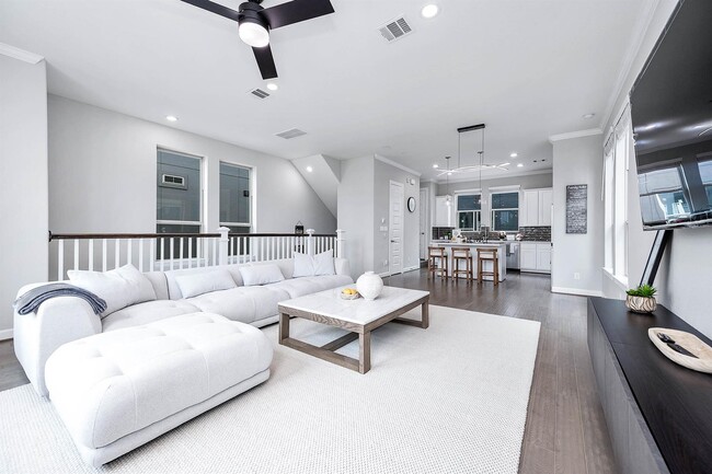 Photo - 2022 Groveland Glen Dr