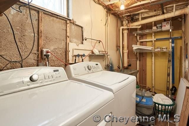 Shared Laundry - 609 Randall Ave