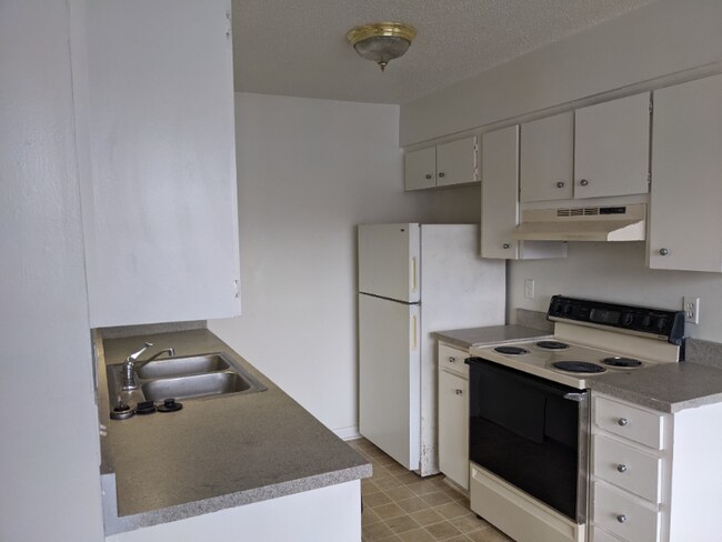 Photo - 3215 Baird Ave Unit F-37