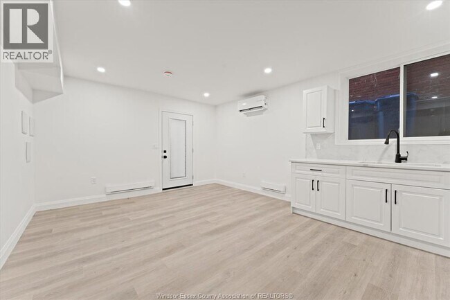 Photo - 702 Pierre Ave Unit 2