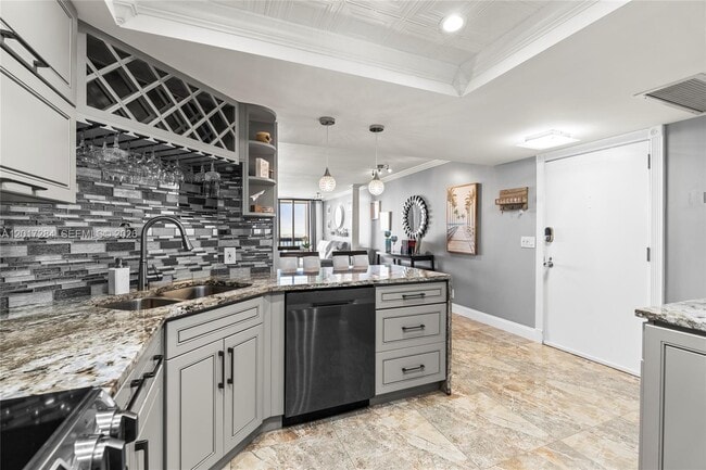 Photo - 2425 Presidential Way Unidad PH1